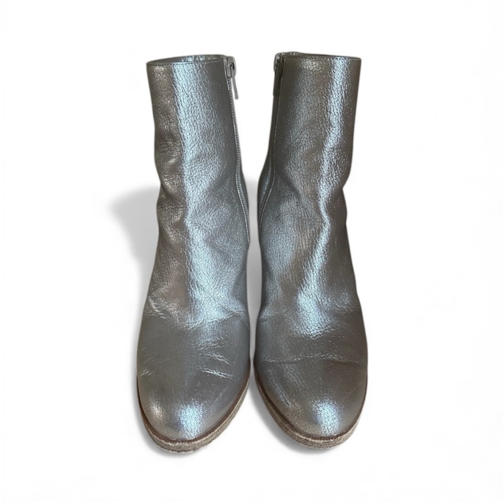 Christian Louboutin Adox Metallic boots
RETAIL 1,595 - Picture 3 of 8